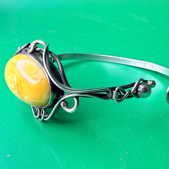 Egg Yolk Amber Set - Picture 3 of 13